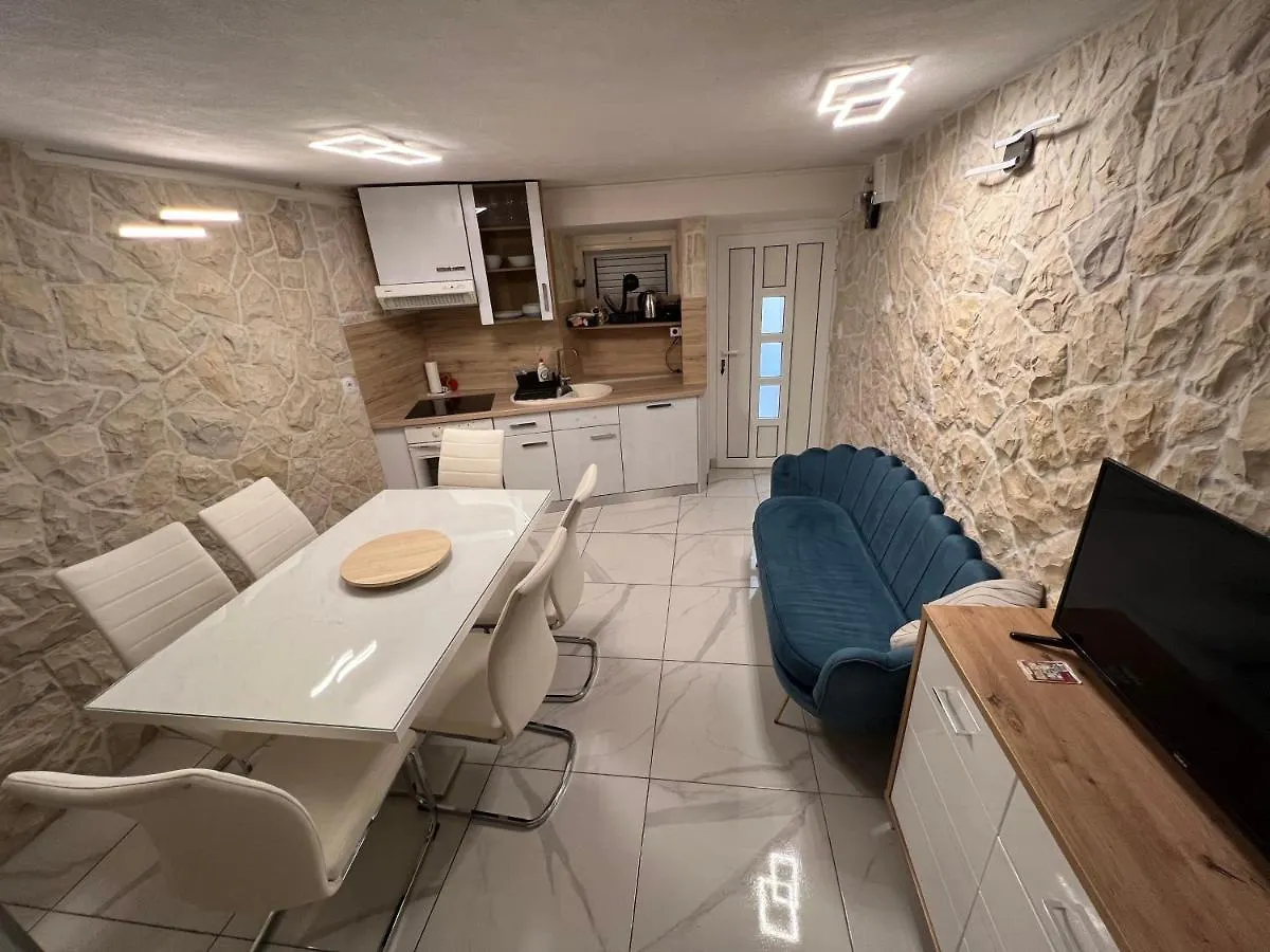 3 Bedroom House Pag Town